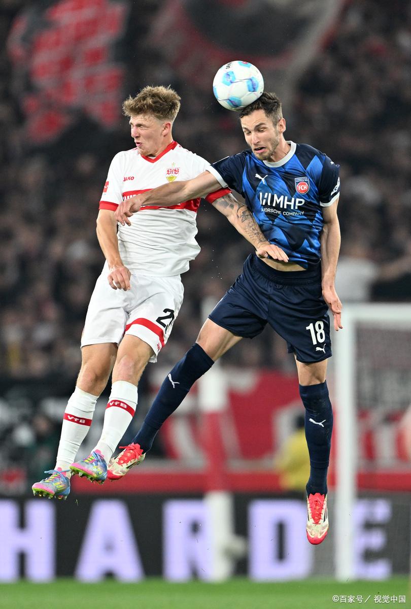 爱游戏-奥格斯堡客场惊险战胜法兰克福，实现险胜