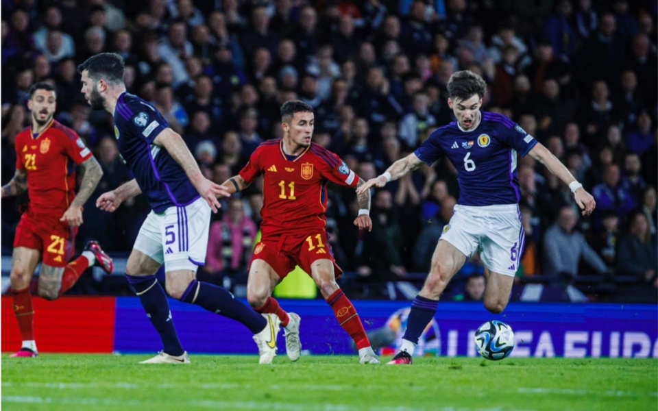 欧预赛比赛中,苏格兰队取得胜利 欧预赛比赛中,苏格兰队取得胜利