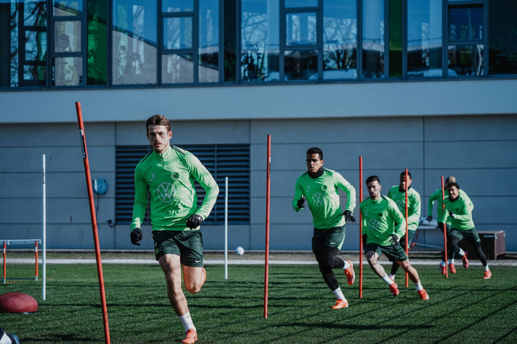 爱游戏官方登录入口-关于沃尔夫斯堡客场逆转成功，稳固中游地位的信息