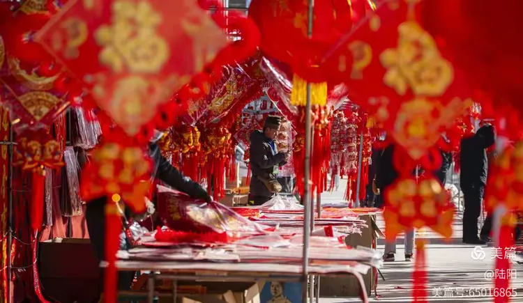 包含比赛中的硝烟氛围令人兴奋，场面激动人心的词条