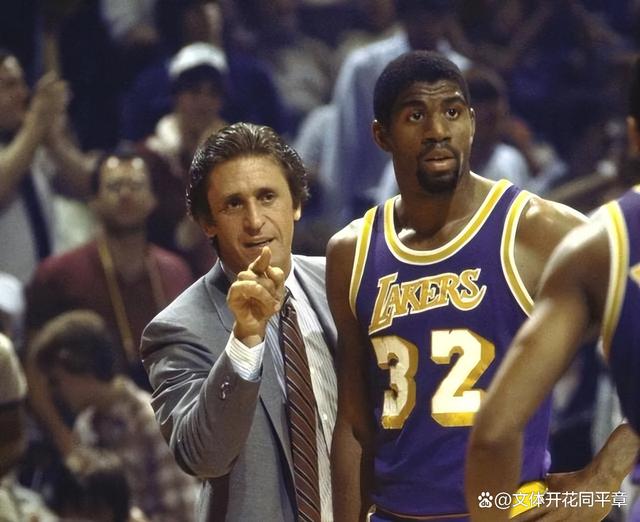 包含NBA球员参与慈善活动,为弱势群体提供帮助的词条 包含NBA球员参与慈善活动,为弱势群体提供帮助的词条