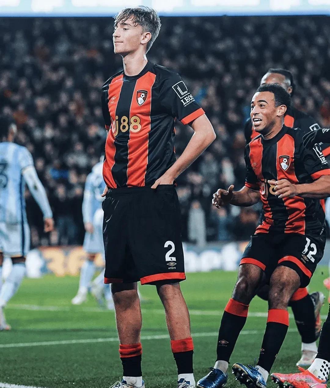 爱游戏体育平台-包含尤文图斯签下新后卫，提升球队防守实力的词条