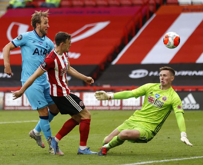 爱游戏体育平台-谢菲联背靠背惨遭失利，连场告负！的简单介绍