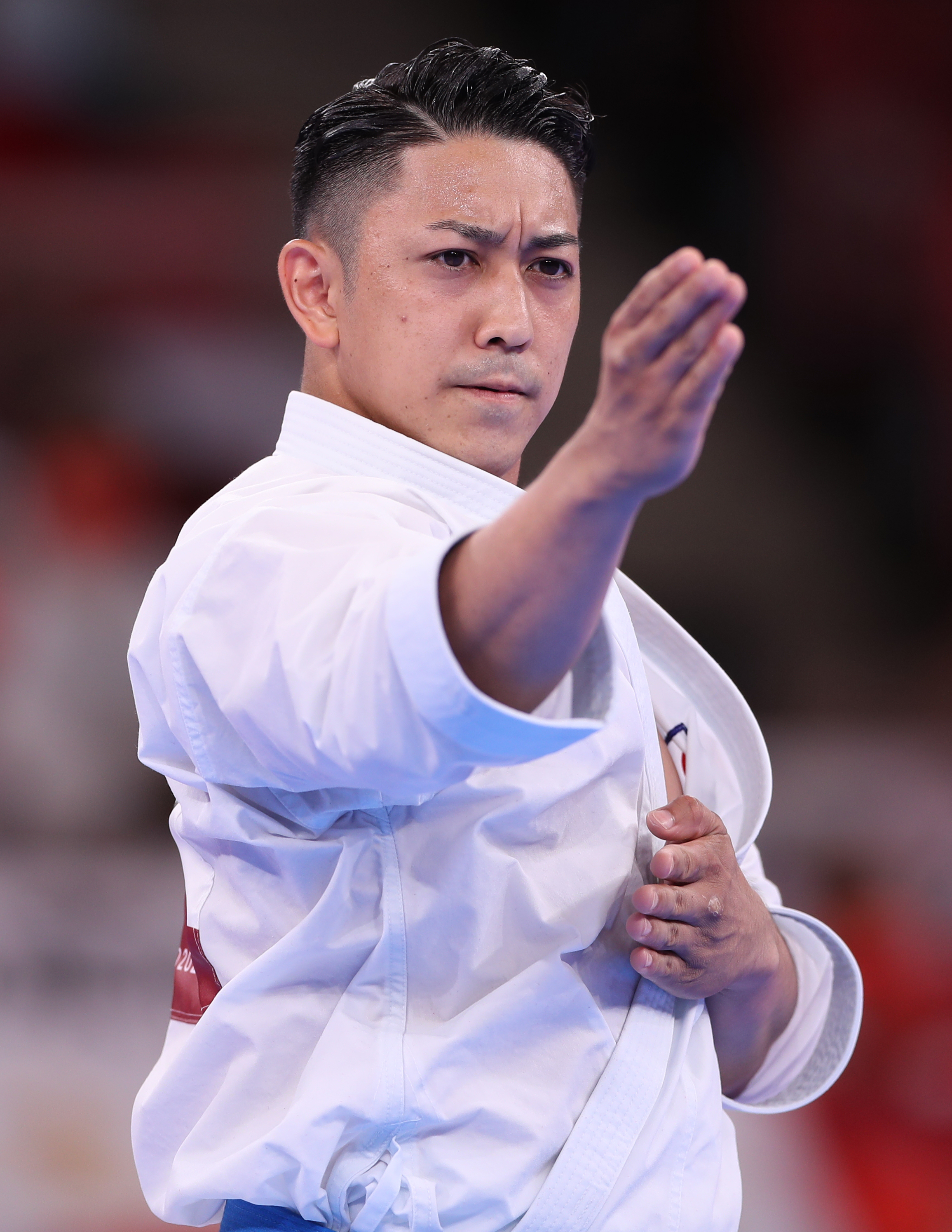 空手道比赛中选手技艺高超展现实力 空手道比赛中选手技艺高超展现实力