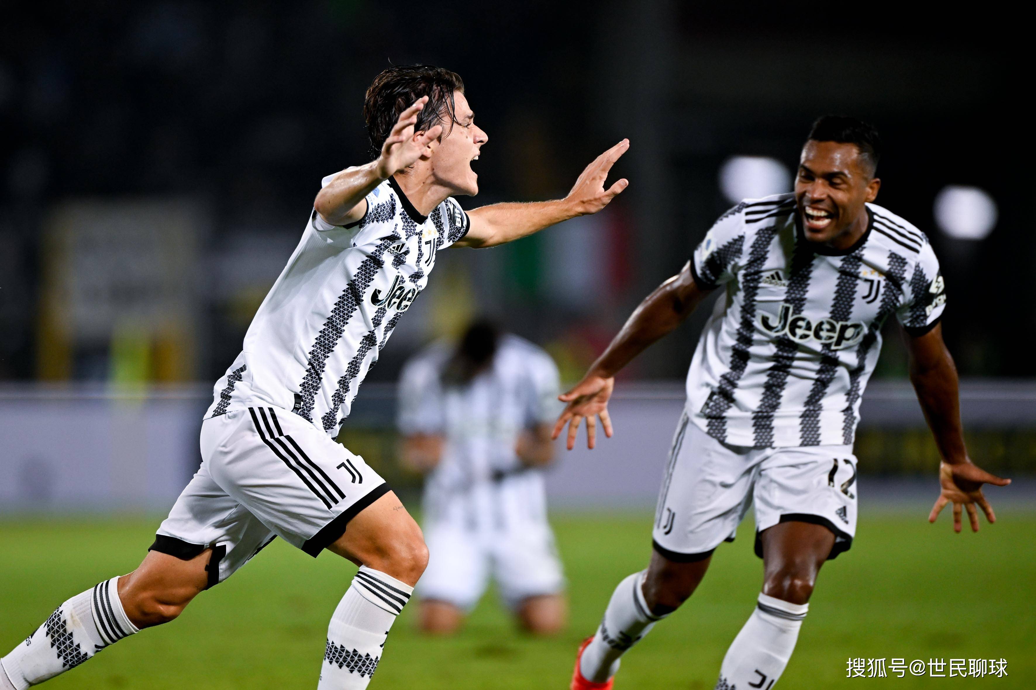 尤文中场组织有序,掌控比赛主动权 尤文中场组织有序,掌控比赛主动权