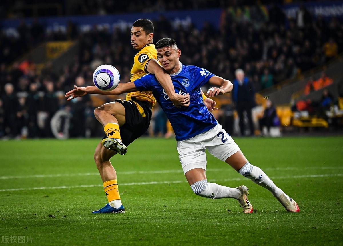 埃弗顿客场输给西汉姆,保级防线动摇的简单介绍 埃弗顿客场输给西汉姆,保级防线动摇的简单介绍