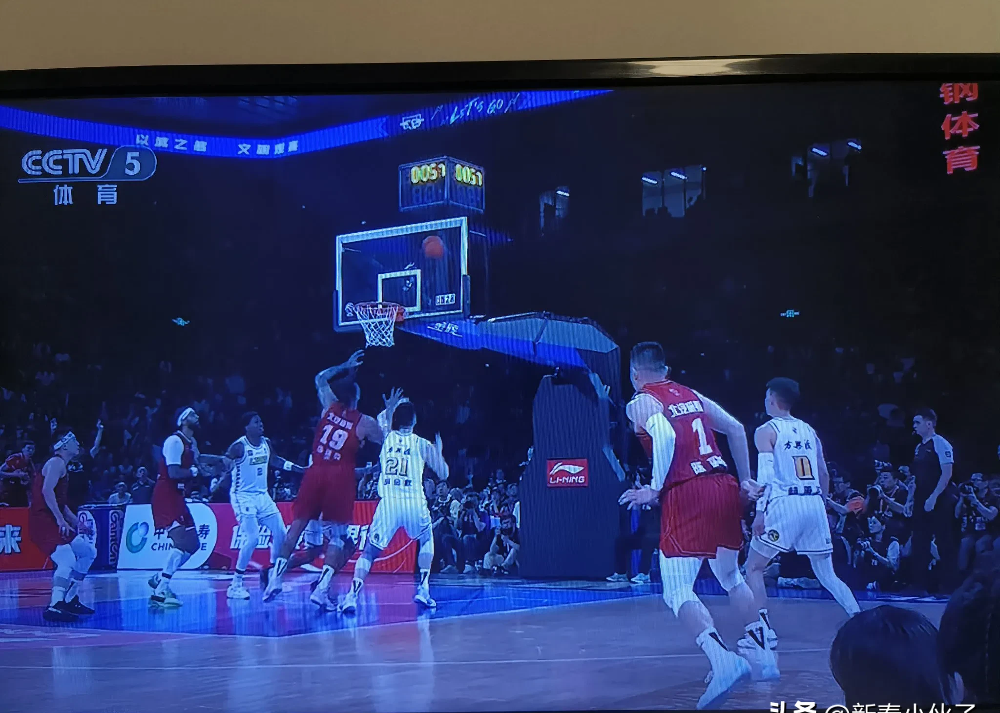 看比赛如此精彩,让人流连忘返 看比赛如此精彩,让人流连忘返