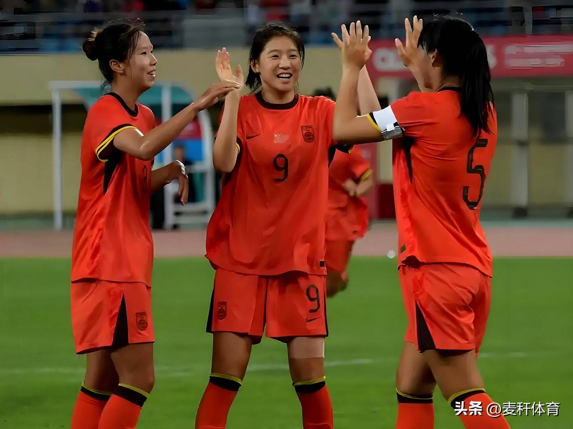 爱游戏体育官网-中国女足战胜对手，晋级下一轮比赛