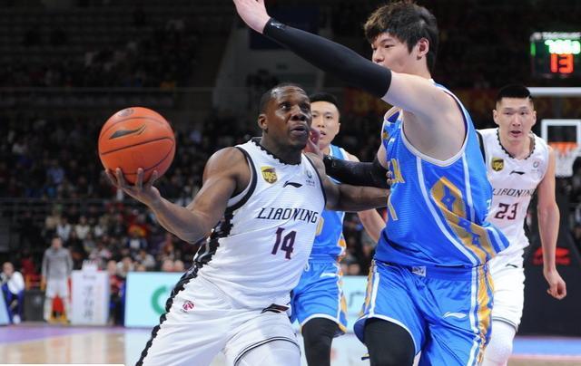 赛事评论:新疆队取胜晋级半决赛 赛事评论:新疆队取胜晋级半决赛