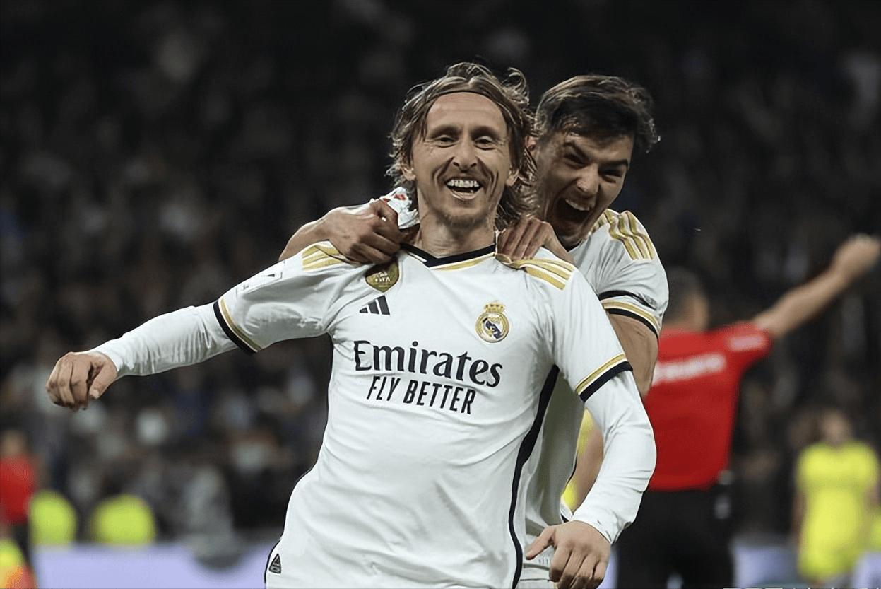 爱游戏官网入口-西班牙队横扫意大利，取得晋级资格