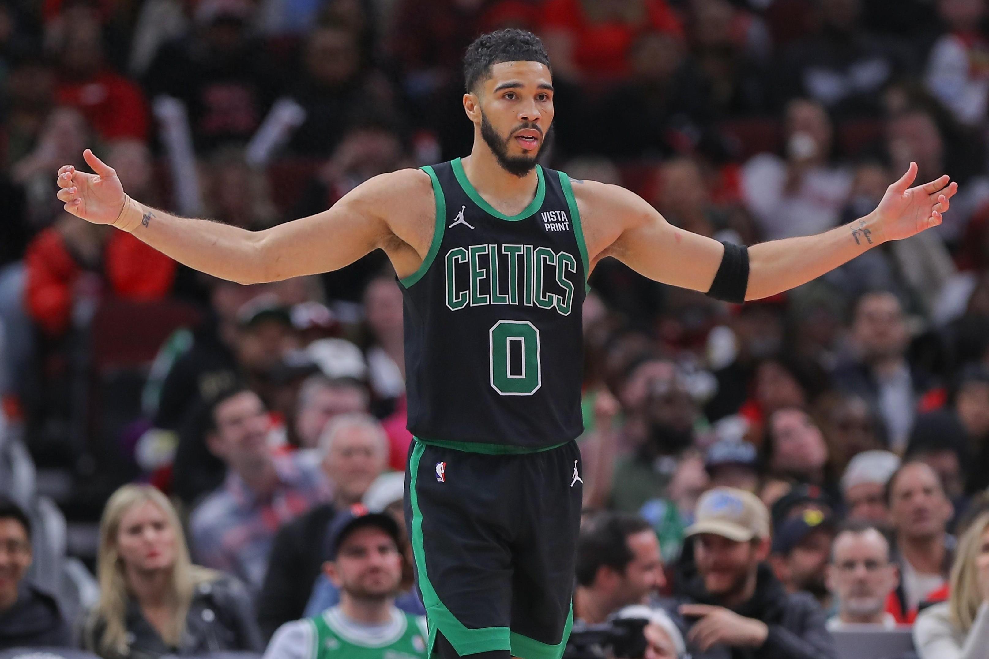 凯尔特人逆转战胜对手，塔图姆获得关键时刻的简单介绍