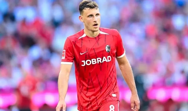 关于弗赖堡防守稳固，取得客场宝贵三分的信息