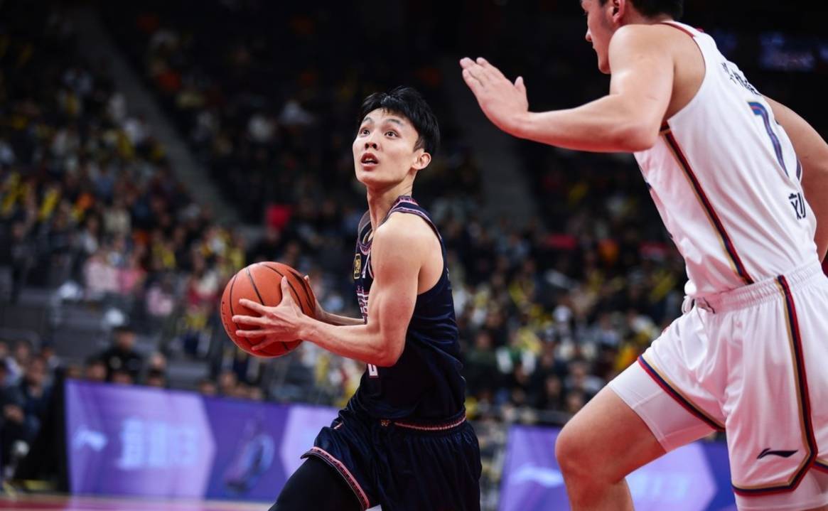 福建男篮胜出,攻守兼顾,战术稳定 福建男篮胜出,攻守兼顾,战术稳定